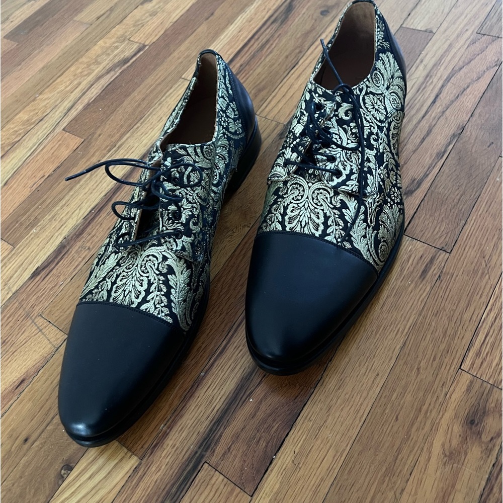 Mens Taft brand Oxford dress shoe- black with gold paisley- size 45/12 like new